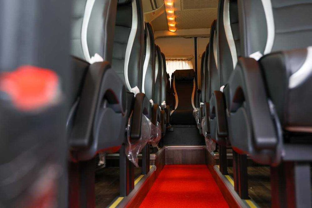 Туризм учун кичик сигимли автобус