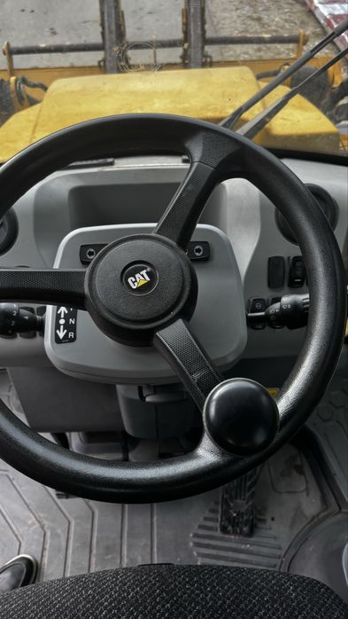 Buldoexcavator caterpillar, buldo cat 444f2, roti egale