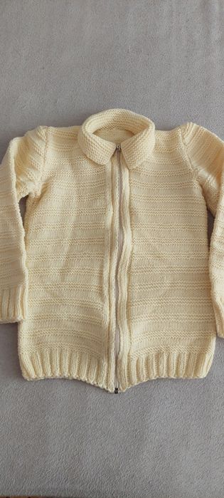 Пуловери ръчно изплетени