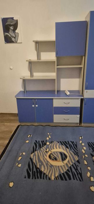 Продавам секция синьо и сиво