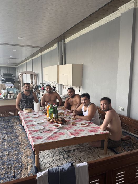 Холади яхши иши йок хамма жойига вактида каралган  срочна сотилади