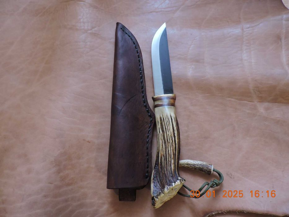 Cutite si Opinel corn de cerb