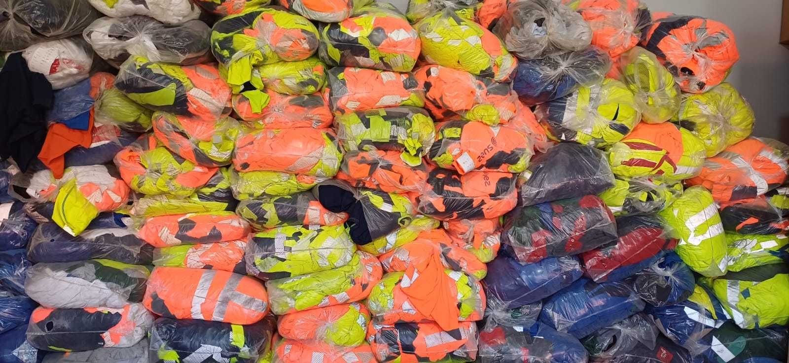 Imbracaminte de lucru en gross - salopete si pantaloni de lucru etc