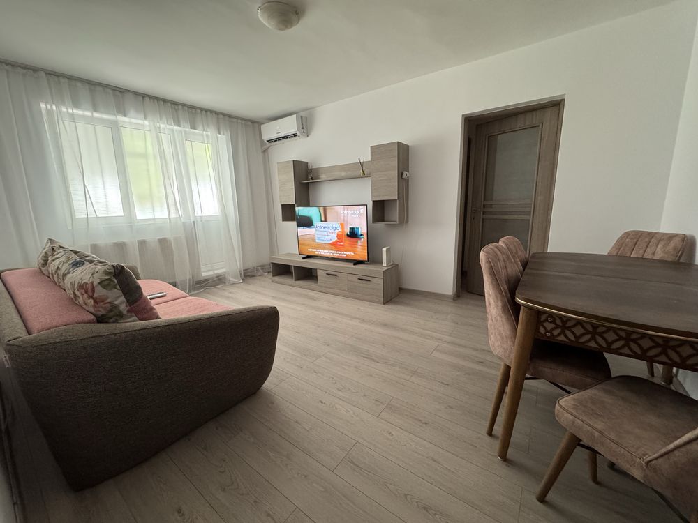 APARTAMENT de  INCHIRIAT  complet mobilat și utilat