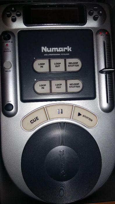 Numark DJ Set Конзола Миксер dm950, два плеъра axis 4,слушалки + куфар