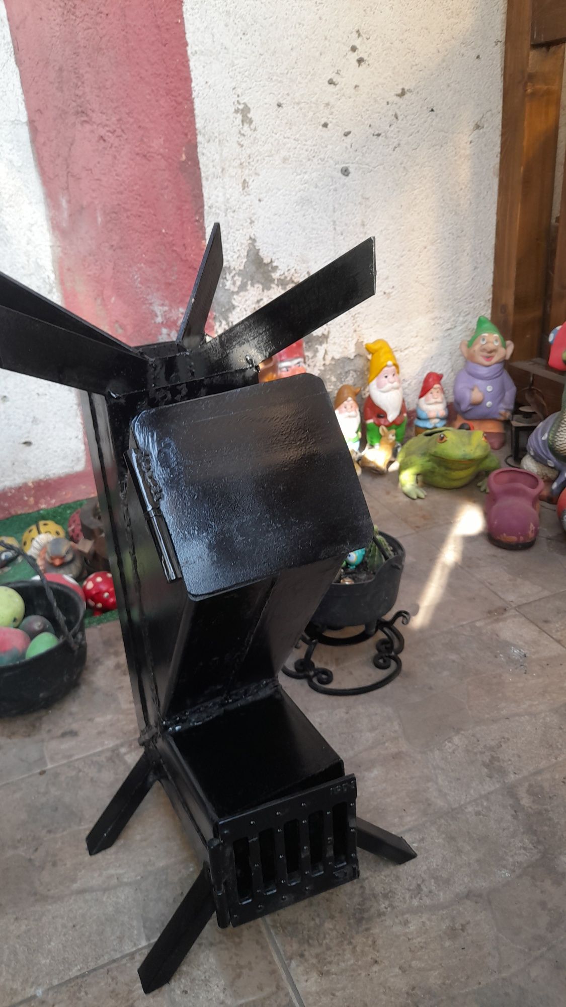Sobă racheta pentru gatit la foc