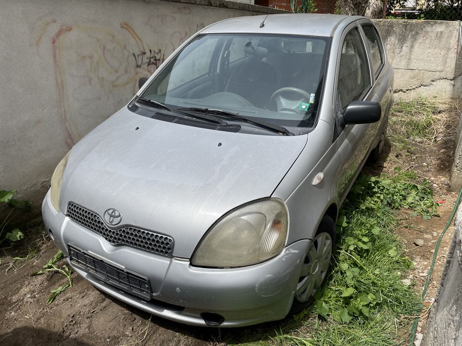 Тойота Ярис на части