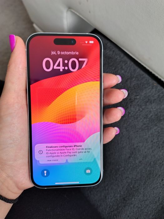 iPhone 15 Alb 128GB – Super stare, ca nou!