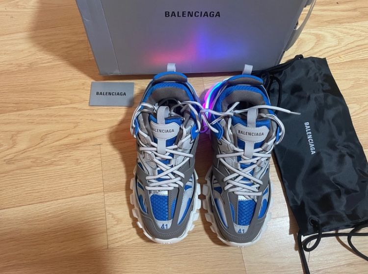 Balenciaga track