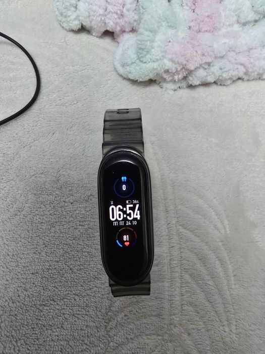 Продам Mi band 5