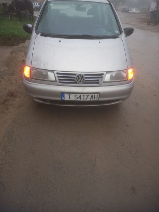 Продавам фолсваген Шаран