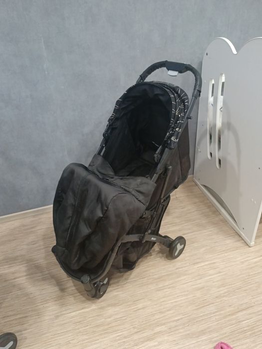 Продам прогулочную коляску