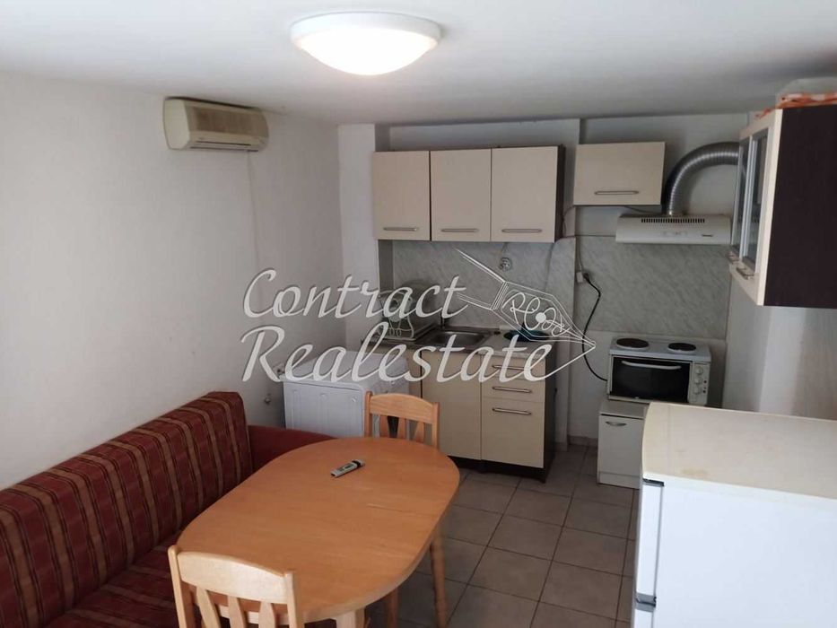 Дава се под наем Двустаен апартамент в Варна, Център - 45 кв.м за 280.5 € - Снимка #1