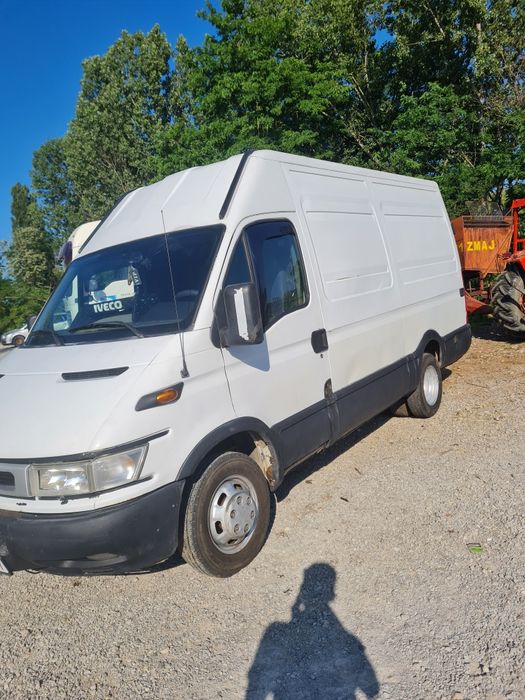 Vând duba iveco anu 2004