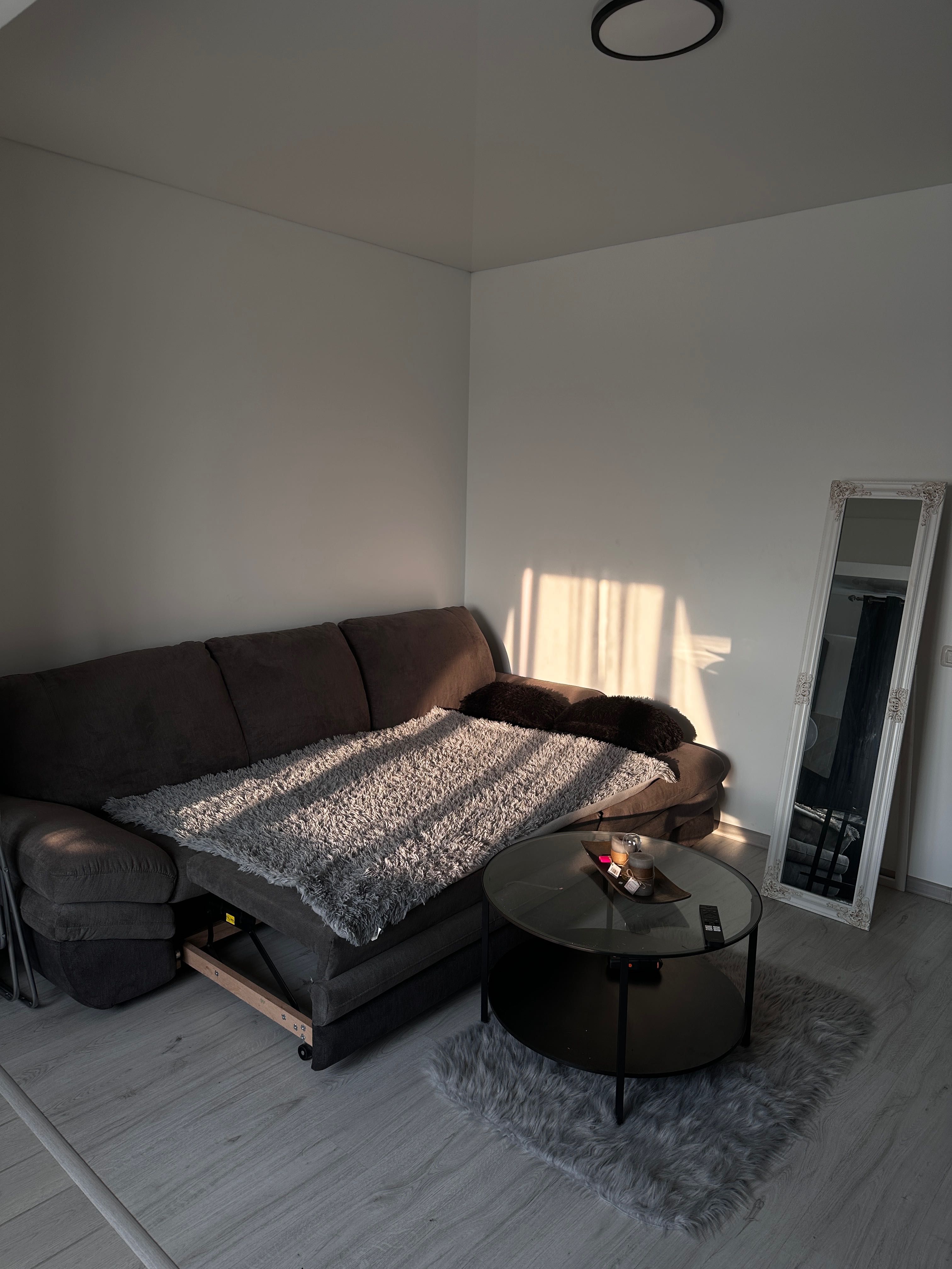 Închiriez garsonieră în regim hotelier/Pollux-Militari Rezidence