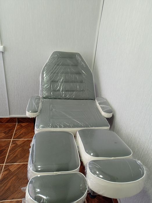 Срочна Педикюр кушетка сотилади