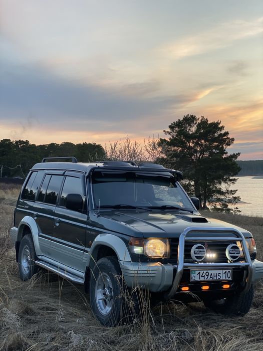Mitsubishi Pajero 2