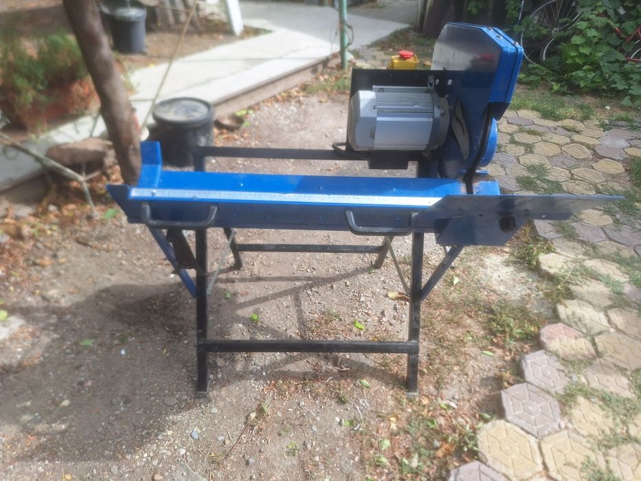 Fierastrau circular pentru taiat lemne de foc