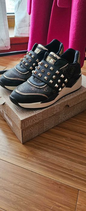 Дамски сникърси Guess