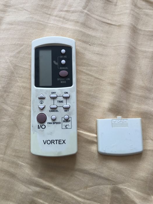 Vand  2  telecomenzi   A C  …..  Vortex  si  Freewind