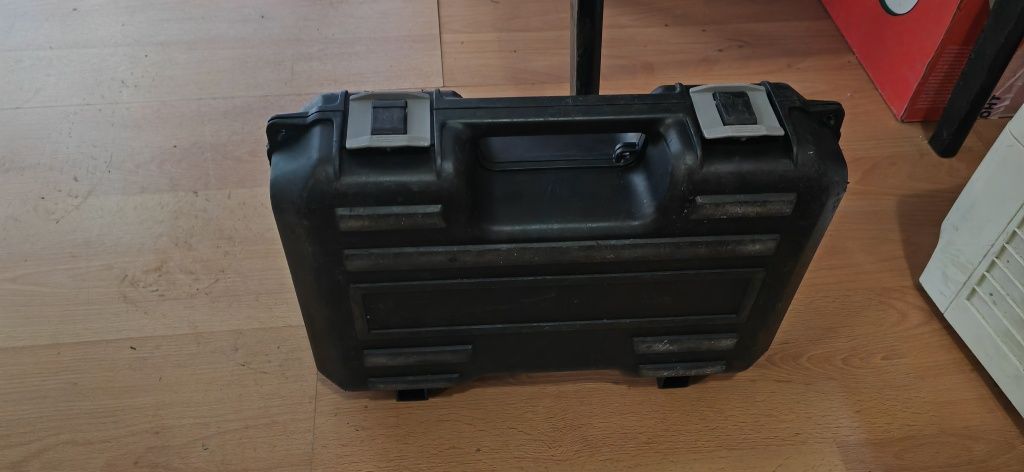 Продавам Винтоверт Hitachi DV 18DGL в отлично състояние