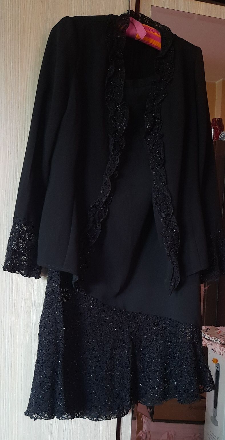 Costum elegant pentru damă
