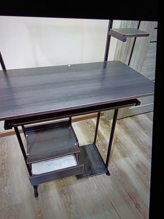 Стол для компьютера. Новый.