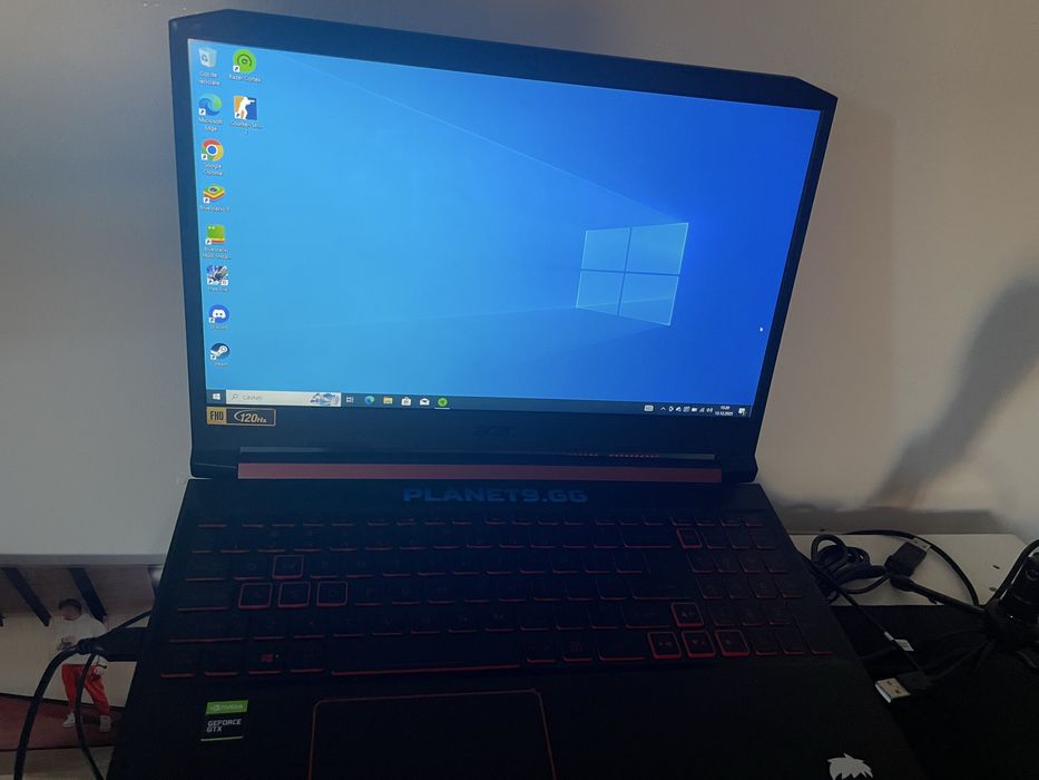 Vand laptop gaming Acer Nitro (negociabil)
