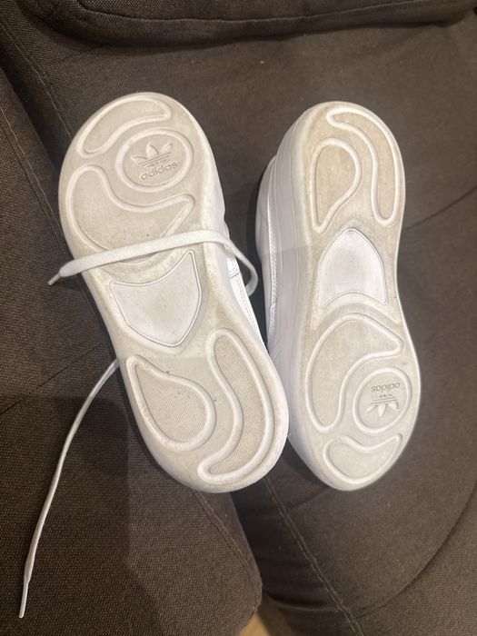 Маратонки адидас  40 номер