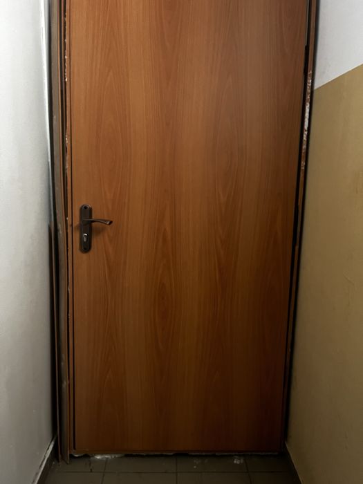 продам входную дверь