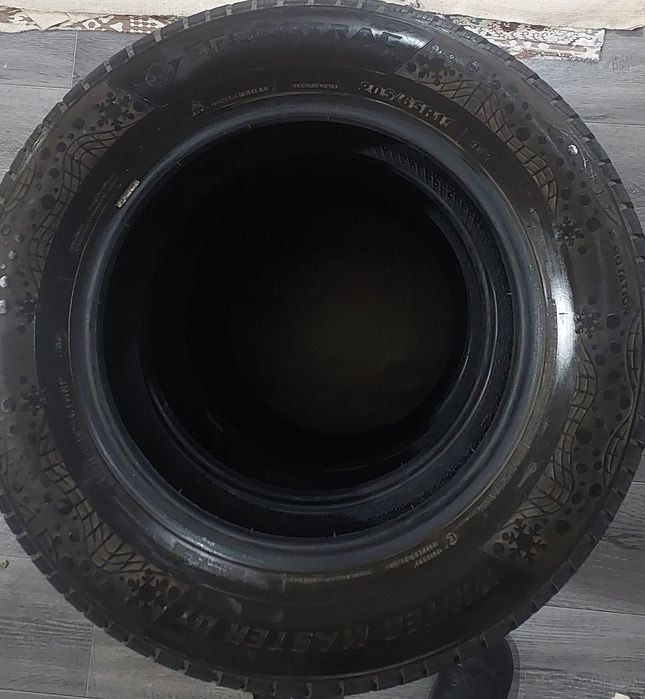 205/65 R15  кишки мавсум деярли янги 7000 юрганман 70$дан олганман зур
