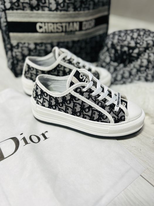 Кецове Dior.