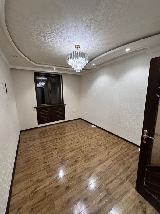 Новомосковская Катта Дархон Продается Банковский Дом 1/3/4