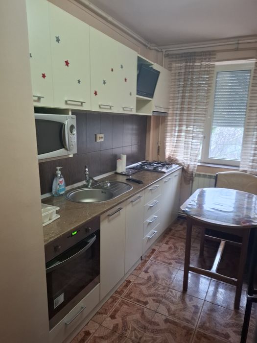 Apartament de închiriat!