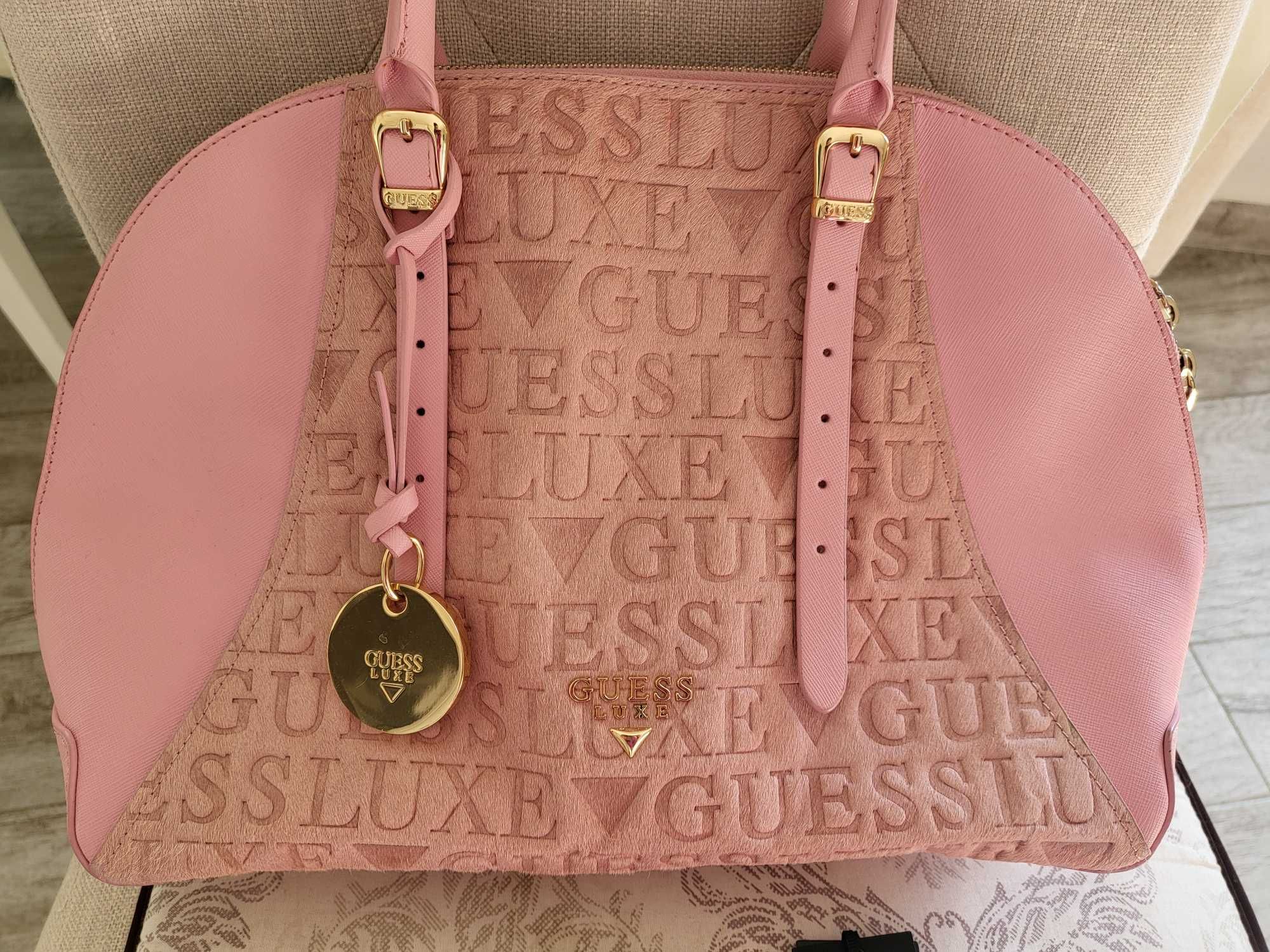 Розова чанта Guess Lux