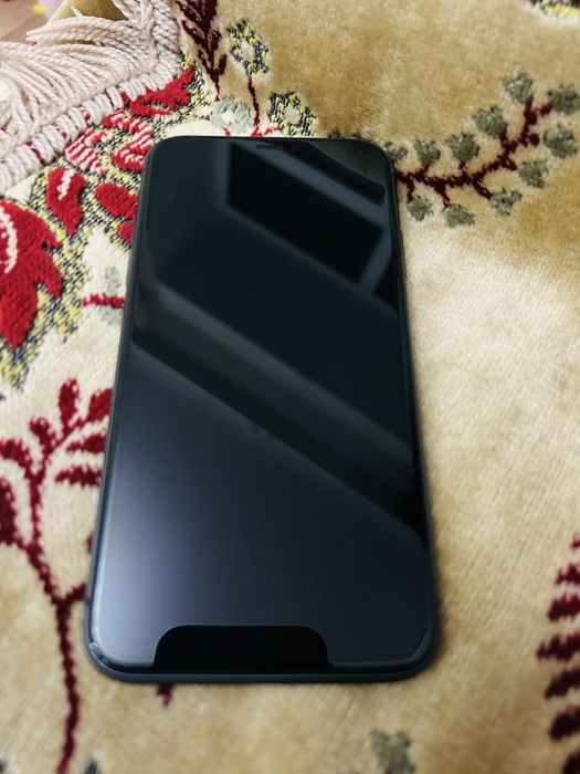 Продам Айфон 11 -64 гб