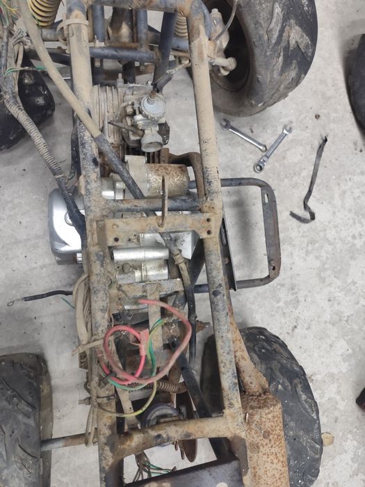 ATV de de piese  motoare complete