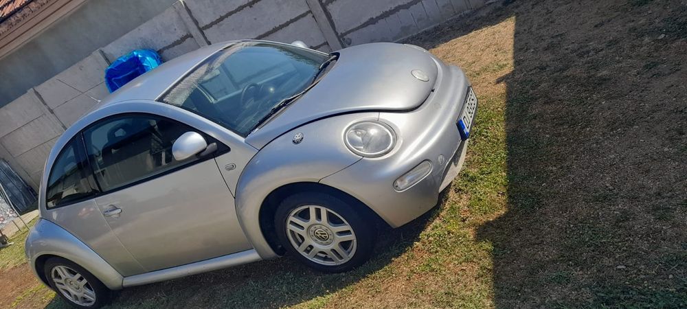 Vând Volkswagen Beetle