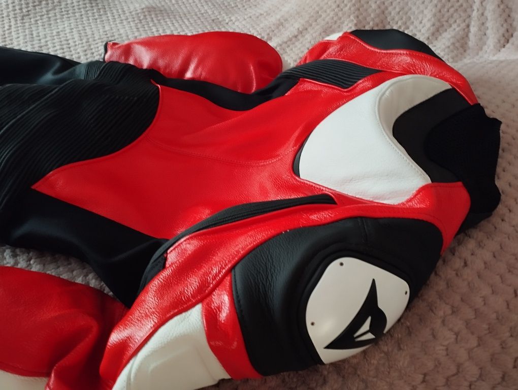 Дамски кожен мото екип Dainese