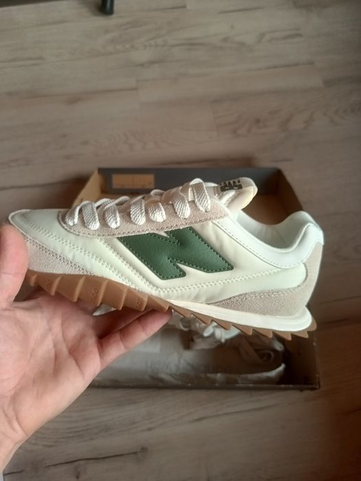 Adidași New Balance RC30