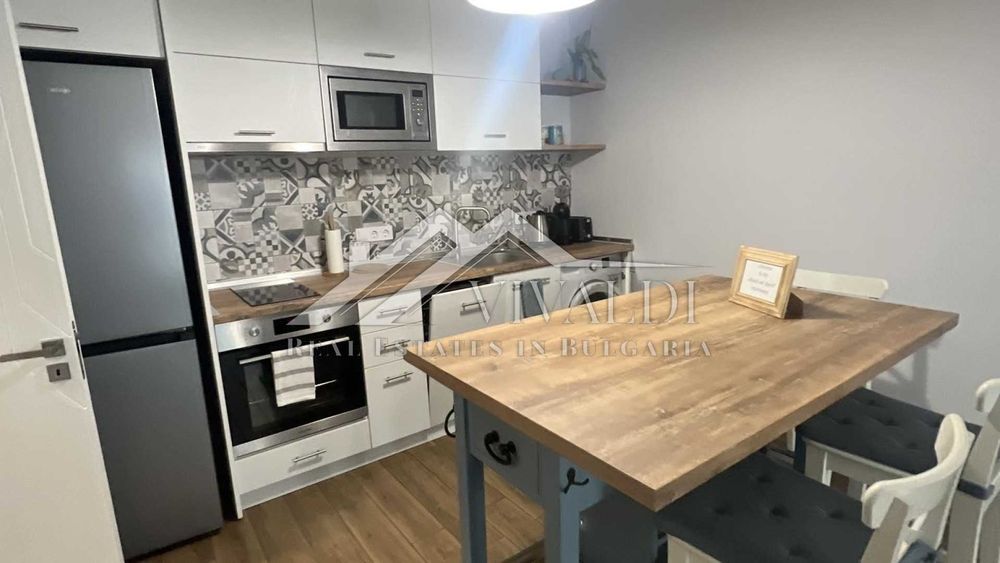 Двустаен под наем с ПАРКОМЯСТО в Св.Св.Константин и Елена