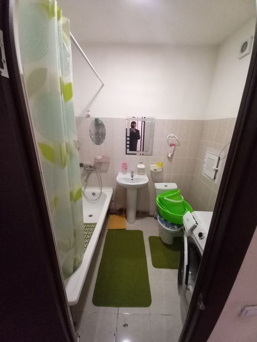 Motrid 2 xonali Sotiladi