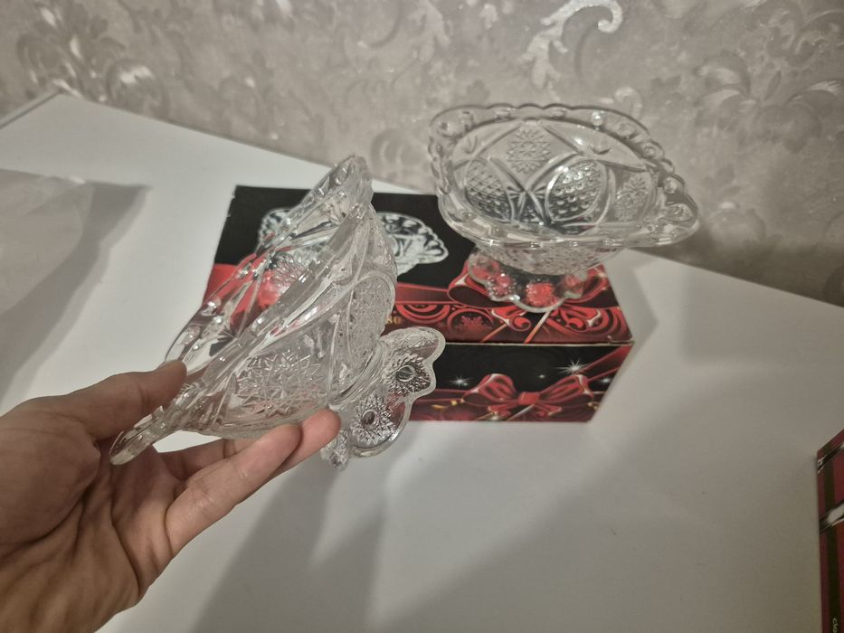 Продам стеклянные вазы