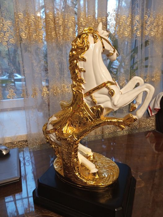 Статуэтка лошади