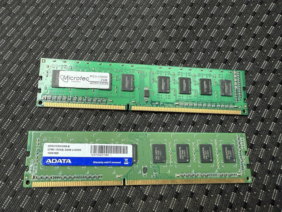 Продам оперативную память DDR3, 2 планки по 2GB.