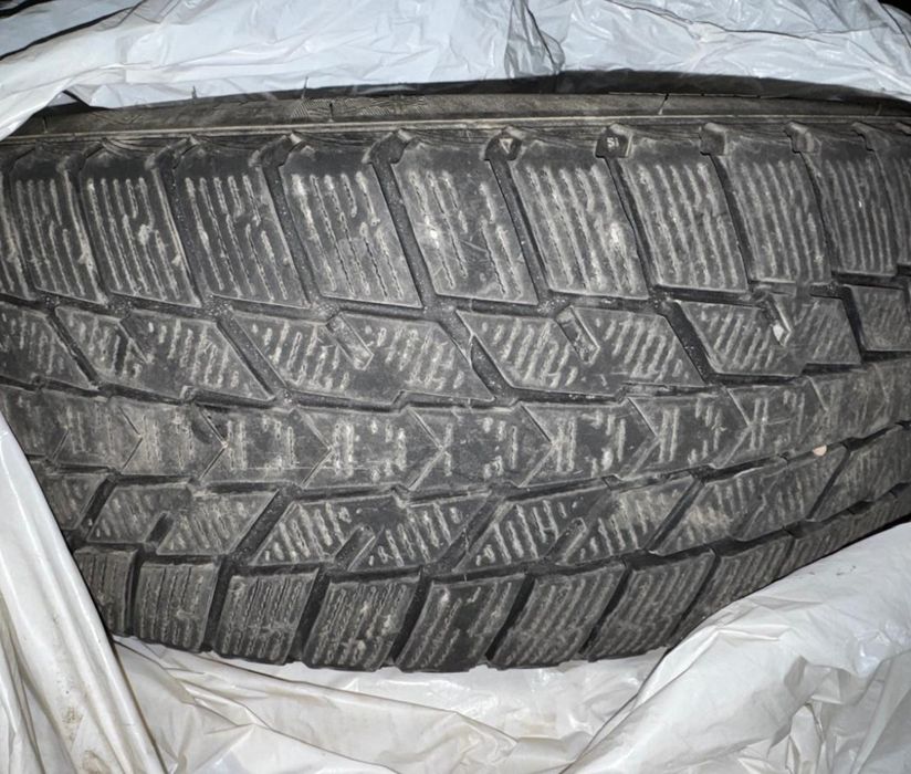 Продам зимние шины липучка размер 195/65 R 15