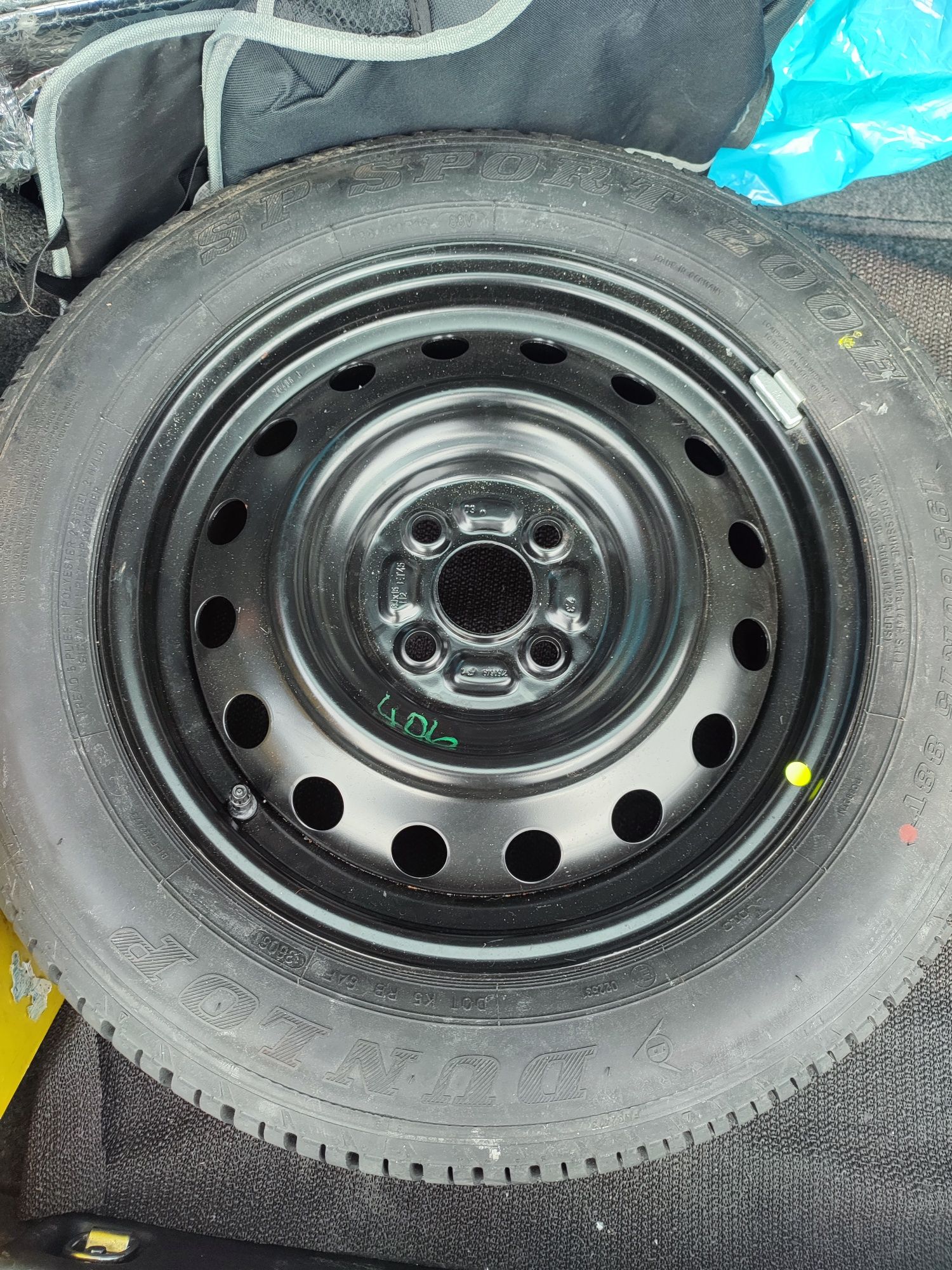 2 летни гуми Hankook 195/65/15 и  джанта с гума за Тойота Корола