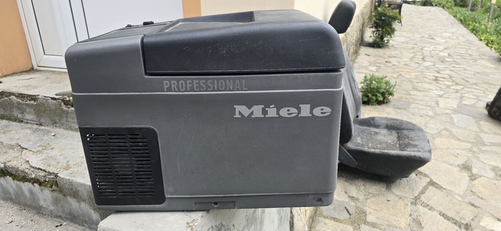 Хладилник 24V Miele