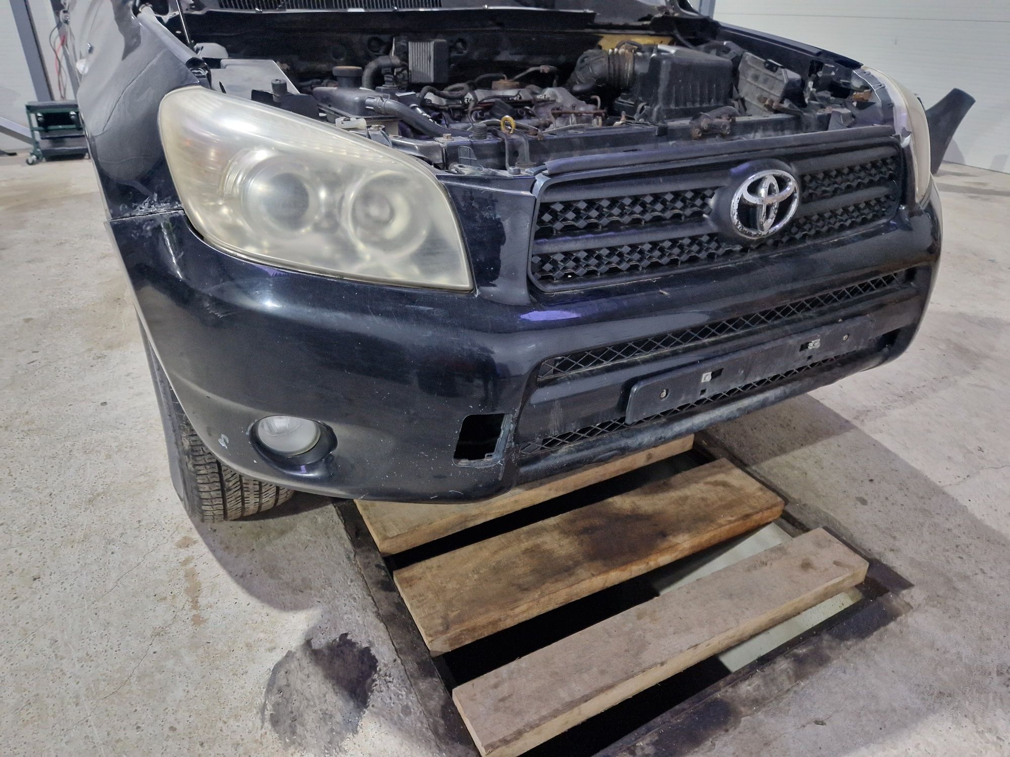 Far/Faruri/Bara fata/Capota Toyota Rav 4 2006-2010