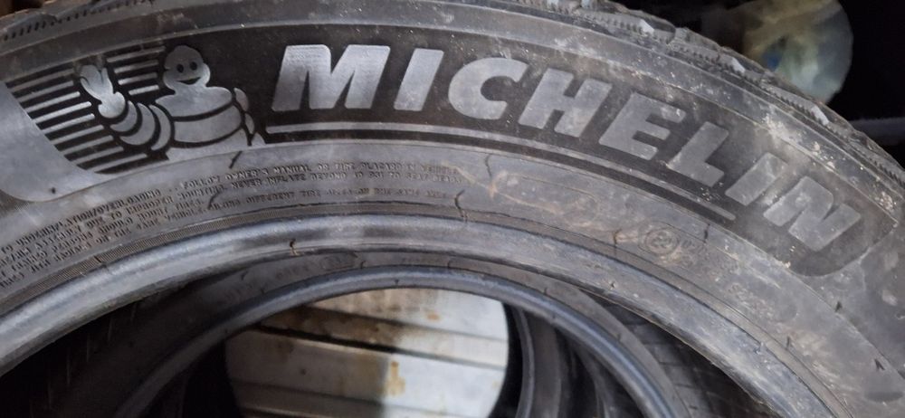 DOT2022! 235 55 19 Michelin alpin 5